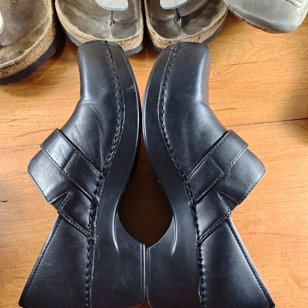 Dansko Solstice Black Leather Split Toe Button Strap Clog – Women’s Size 39 - Picture 9 of 12